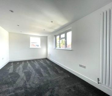 6 bedroom semi-detached house to rent - Photo 3