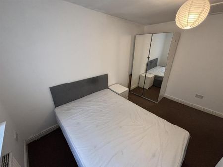 6 bedroom house to rent - Photo 3