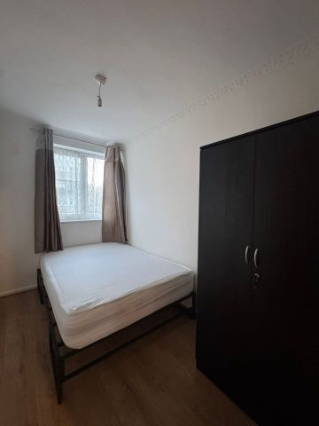 Room in a Shared House, Roberta Street, E2 - Photo 2