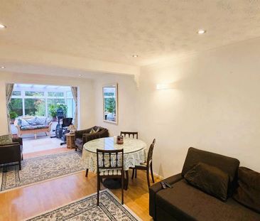 3 bedroom end of terrace house to rent - Photo 1