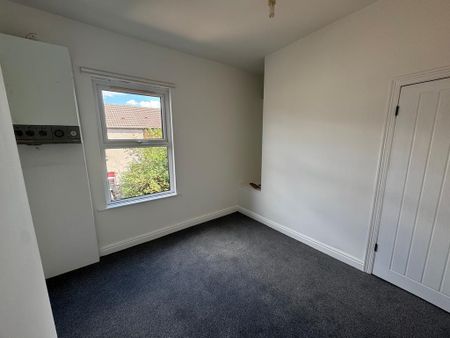 2 bedroom terraced house to rent - Photo 4