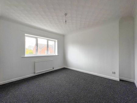 4 bedroom detached house to rent - Photo 2