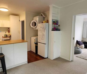 4 Bedroom Flat - Whiteware included - 2 Showers - Photo 5