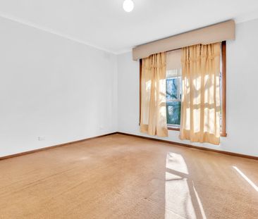 49 Freeman Crescent, Mill Park VIC 3082 - Photo 3