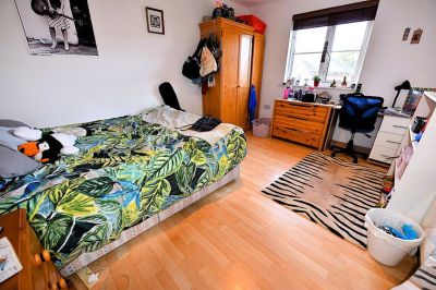 4 bedroom House in Abotts Mews, Leeds - Photo 5