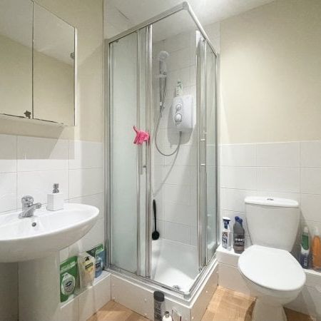 Pettacre Close, SE28 - Photo 1