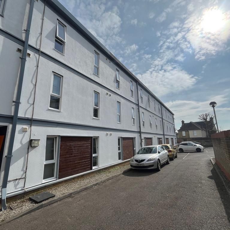 1 bedroom property to rent - Photo 1