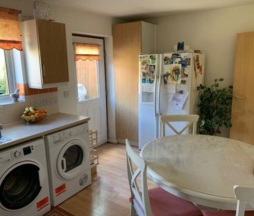 Room in a Shared House, Yew Tree Close, SE13 - Photo 4