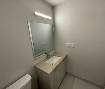 For Lease - 3250 Carding Mill Trail Unit# 433, Oakville, Ontario - Photo 2