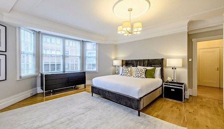 4 bedroom unspecified with 1 reception and 3 bathrooms in Park Road, NW8 - Photo 4