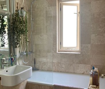 2 Bed Flat, Sandrock Road, SE13 - Photo 2