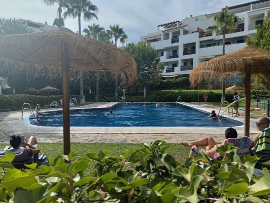 Alquiler de piso en Avenida Descubrimiento, 1 - Photo 1