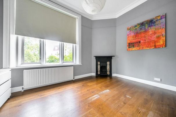 4 bedroom flat to rent - Photo 1