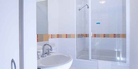 2 Bedroom Large - Photo 3