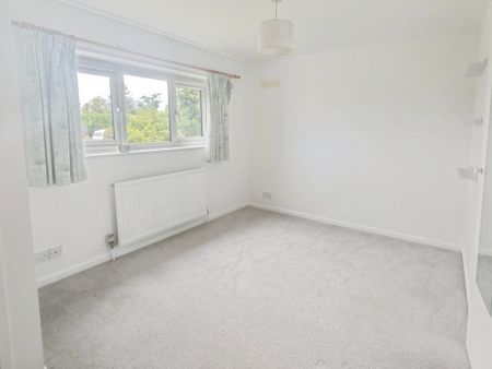 4 bedroom detached house to rent - Photo 3