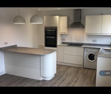 2 bedroom flat to rent - Photo 3