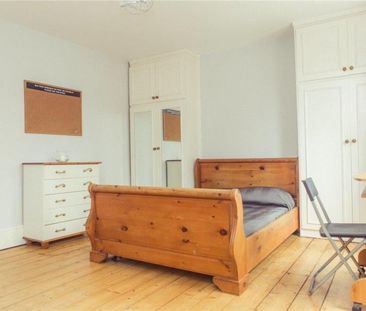 5 bedroom semi-detached house to rent - Photo 3