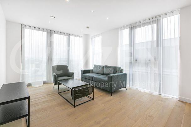 37 Clarendon Road, Watford - Photo 1