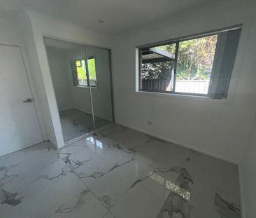 MODERN HOME - Photo 2