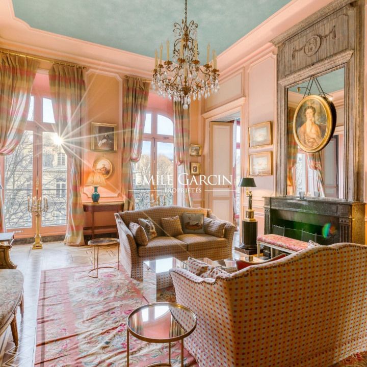 Appartement • Triangle d'Or - Photo 1