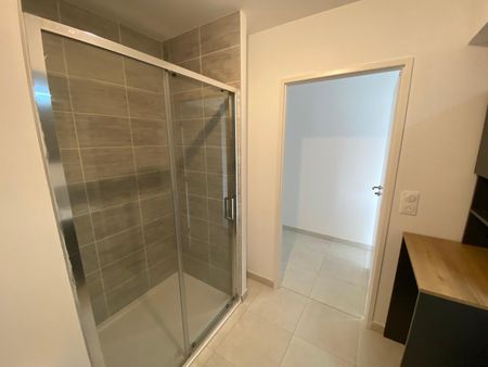 Location Appartement 1 pièce 32m² CLERMONT FERRAND 63000 - Photo 4