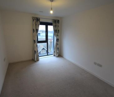 Olympian Heights, Woking - 2 bedrooms Property for lettings - Seymours - Photo 4