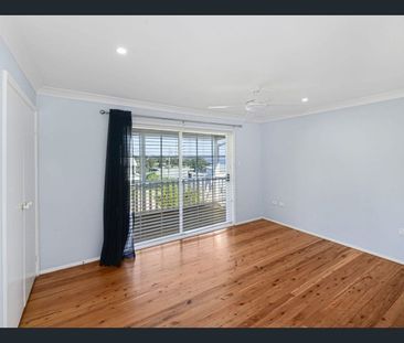 Large Family Home in Prime Position with Ocean Views - Photo 4