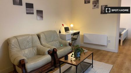 1-bedroom apartment for rent in Cabra-Drumcondra, Dublin - Photo 2