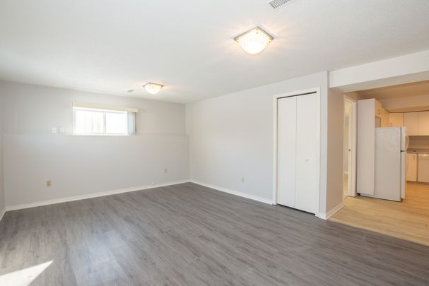 **ALL INCLUSIVE** Large 2 Bedroom Unit in Welland!! - Photo 1