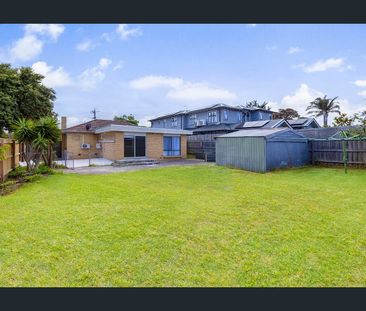 STYLISH FAMILY LIVING - PERFECTLY RENOVATED - Photo 5