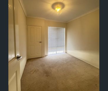 Modern 3-Bedroom Home in a Quiet, Well-Kept Complex - Photo 2