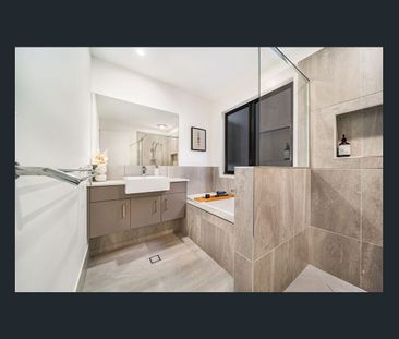 POSITIONED IN A HIGHLY SOUGHT AFTER LOCATION, IN SUNSHINE COVE. - Photo 3