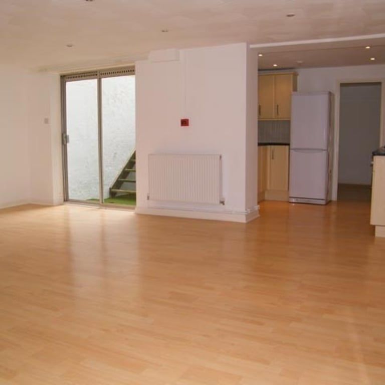 3 Bed Flat, Hove, BN3 - Photo 1