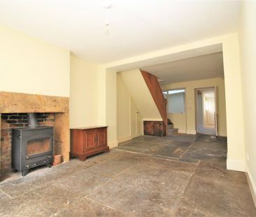 2 bedroom terraced house to rent - Photo 2