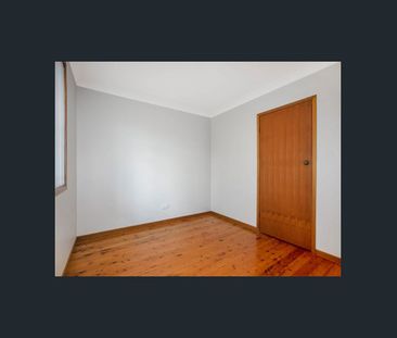 Neat & Tidy Lakeside Home - Photo 3