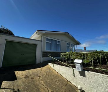 Beautiful in Belleknowes! - Photo 2