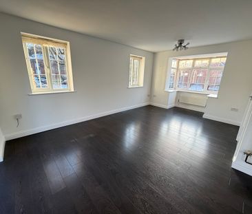 St. Michaels Court, Tettenhall , Wolverhampton - Photo 2