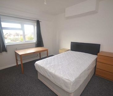 4 Bed - Culver Lane, Reading - Photo 2