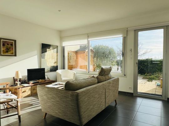 Location Appartement 2 pièces 67m² LA ROCHELLE 17000 - Photo 1