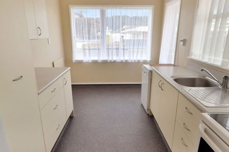 Woburn Living - Photo 4