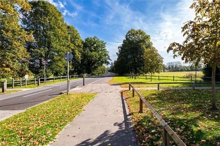 Hirschield Drive, Leybourne, West Malling, Kent, ME19 - Photo 5