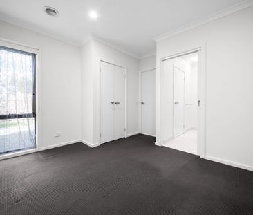 Fresh, Functional & Fantastic Location – Your Lovely Banks Home Awa... - Photo 3