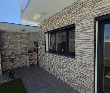 Moradia em Famões pensada para T4 | sala de 43 m² que dá 4.º quarto... - Photo 4