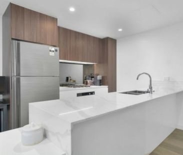 beautiful 2 Bedroom Apartment - Available Now! - Photo 6