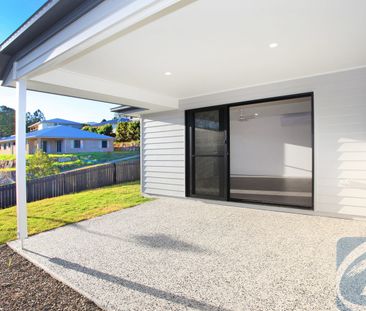 Well-appointed duplex in convenient location - Photo 6