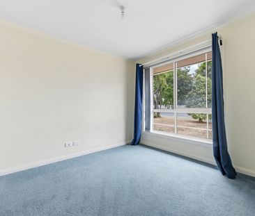 MODERN & SPACIOUS TWO-BEDROOM UNIT IN PRIME OAKLEIGH EAST LOCATION - Photo 1