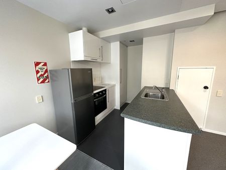 CBD Apartment - Photo 2