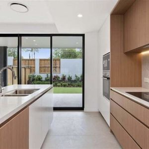 Enjoy low maintenance style living amongst likeminded people. - Photo 2