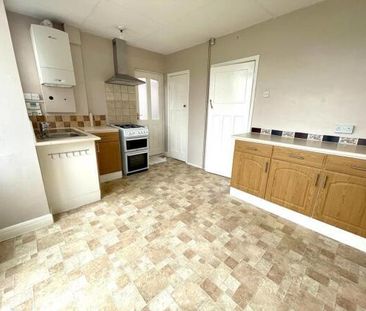 2 bedroom semi-detached house to rent - Photo 4