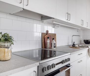 Trollsländevägen, Tumba - Photo 2